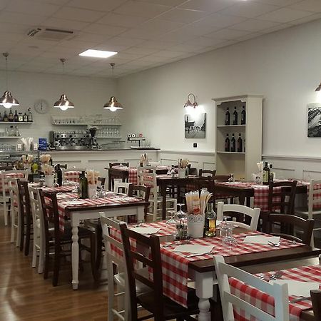 Albergo Pizzeria Sole San Giovanni Lupatoto Bagian luar foto