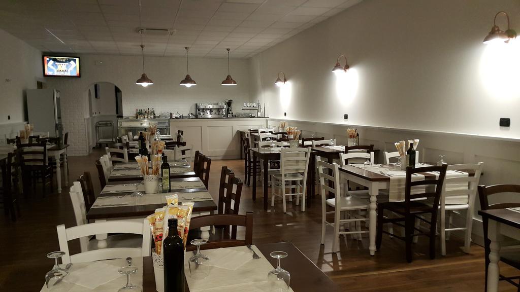 Albergo Pizzeria Sole San Giovanni Lupatoto Bagian luar foto