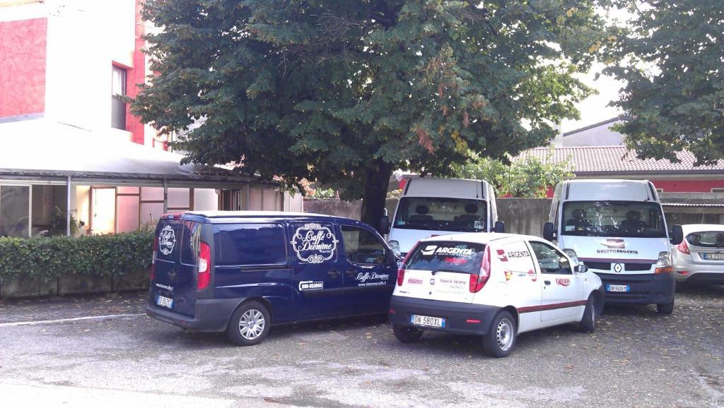 Albergo Pizzeria Sole San Giovanni Lupatoto Bagian luar foto