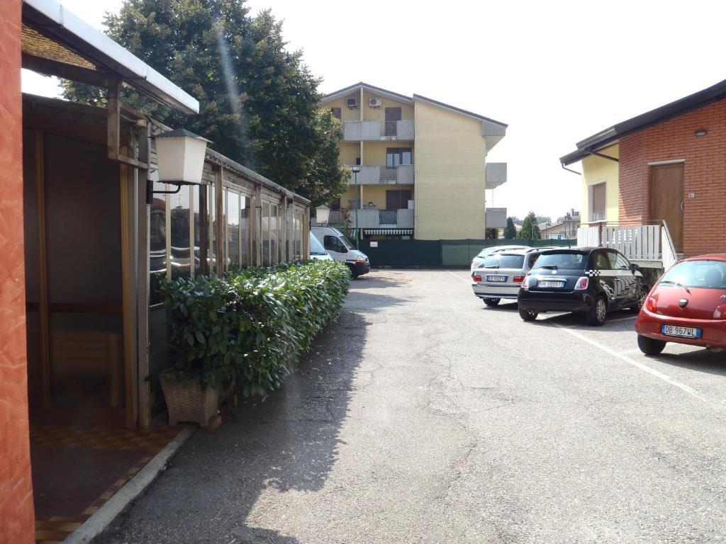 Albergo Pizzeria Sole San Giovanni Lupatoto Bagian luar foto