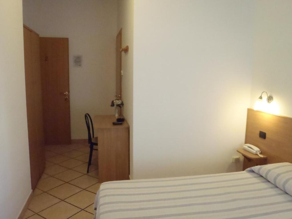 Albergo Pizzeria Sole San Giovanni Lupatoto Bagian luar foto