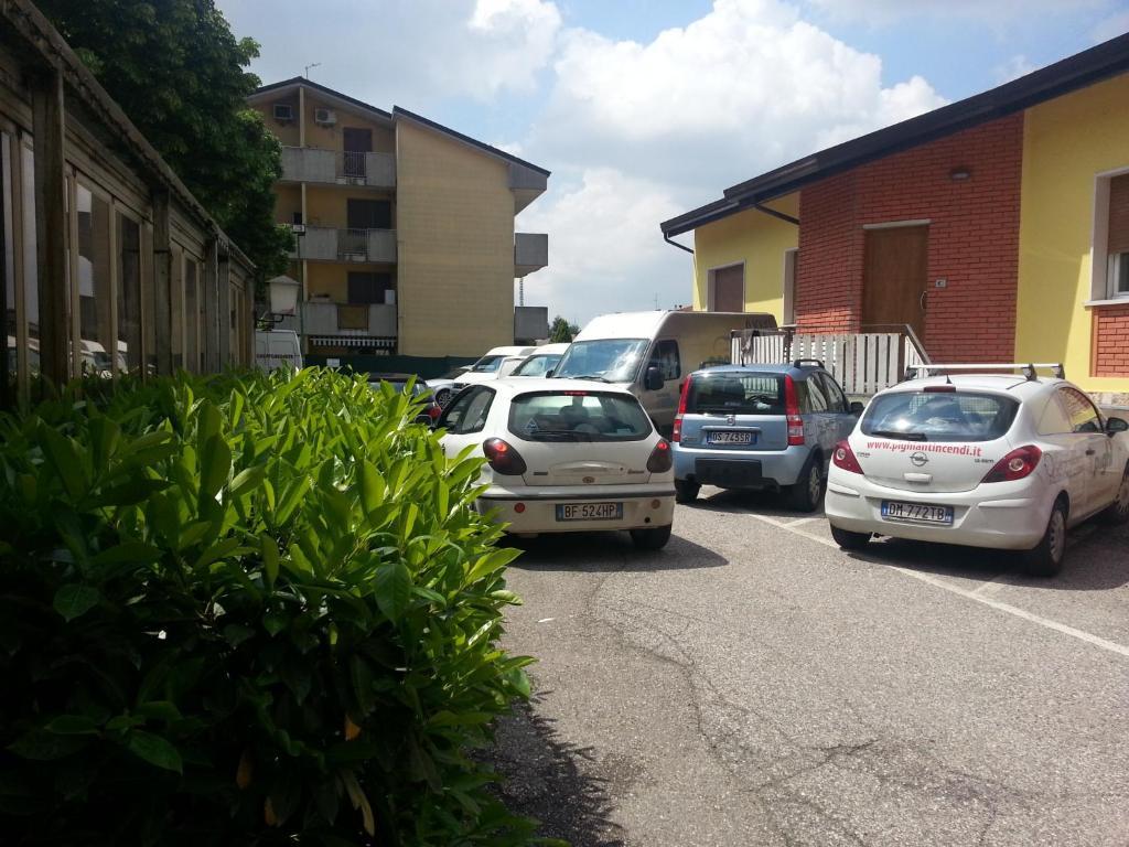 Albergo Pizzeria Sole San Giovanni Lupatoto Bagian luar foto