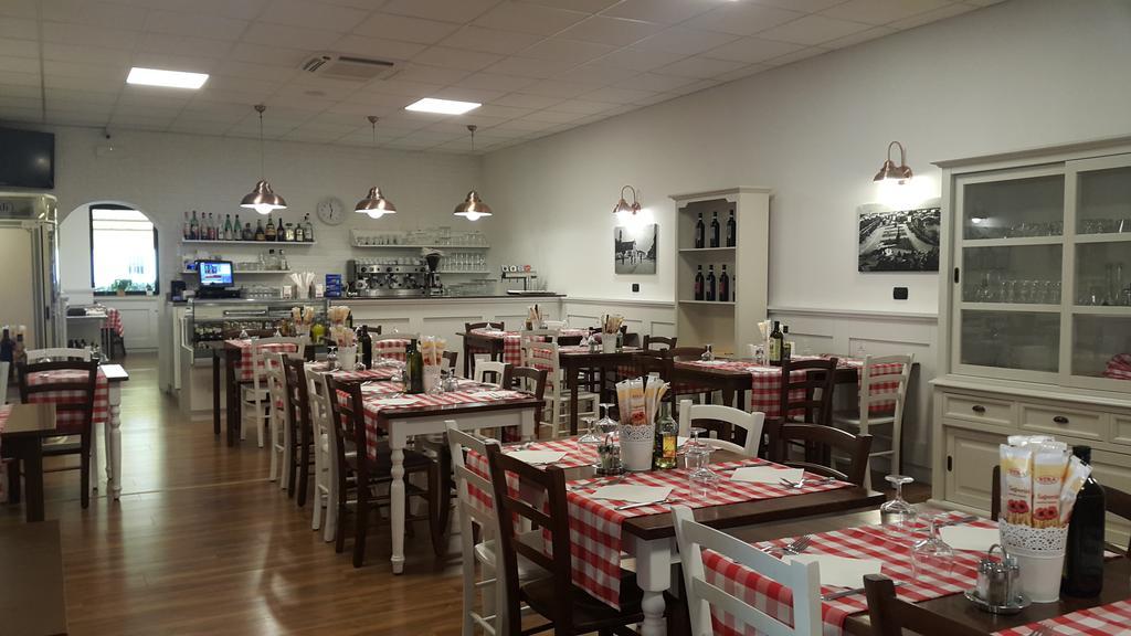 Albergo Pizzeria Sole San Giovanni Lupatoto Bagian luar foto